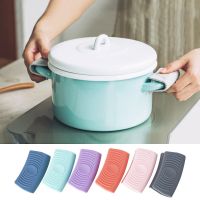 Silicone Heat Insulation Oven Mitt Glove Casserole Ear Pan Pot Holder Oven Grip Anti hot Pot Clip Kitchen Accessories