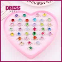 PETI DRESS 36Pcs ปรับขนาดได้ ของเล่นแหวนเด็ก เพชรน้ำเพชร แบบสุ่มสไตล์ แหวนเพชรน้ำ หวานหวานแหววว เครื่องประดับแฟชั่นเครื่องประดับ แหวนปรับได้ ของขวัญวันเกิดของขวัญ