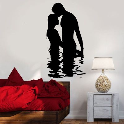 ความรักคู่รักในทะเลสติกเกอร์ Dinding Kamar Tidur โรแมนติกการตกแต่งบ้านชายหญิงโอบกอดภาพจิตรกรรมฝาผนังสติ๊กเกอร์รูปเงาดำ AA41ห้องน้ำ
