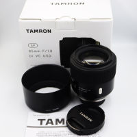 Tamron 85mm f/1.8 เลนส์ที่สมบูรณ์แบบสำหรับถ่ายภาพบุคคล ที่มาพร้อมระบบป้องกัน การสั่นไหว VC ช่วยให้การถ่ายภาพบุคคลในแส งธรรมชาติ สามารถทำได้สะดวก และไ