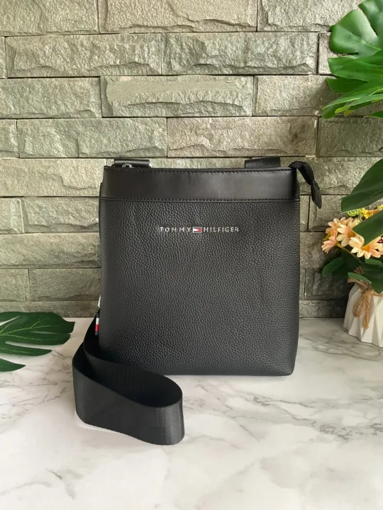 กระเป๋าสะพาย TOMMY HILFIGER MESSENGER BAG แบรนด์ดังสุดคลาสสิค รุ่น Crossbody Lazada.co.th