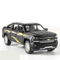 【Deal】 1/32 Silverado ของเล่นเด็กโมเดลรถจำลองอัลลอยด์แบบดึงถอยหลังมีใบอนุญาตเป็นของขวัญสำหรับรถออฟโรด