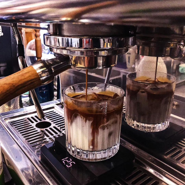 ร้านกาแฟ-ถ้วยแก้ว-ลายแนวตั้ง-น้ำแข็งลาเต้-ถ้วยกาแฟ-retro-capp-cup-garland-ถ้วยชานม-ถ้วยไวน์ฝรั่ง-285ml