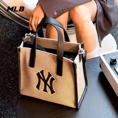 MLBˉ Official NY Korean ML Messenger Mens and Womens Classic Tote Bag Portable Leisure Travel Commuting to Work Fashion Versatile Square Bag