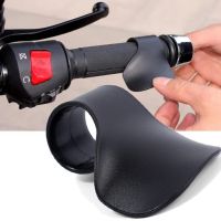 ZZOOI Motorcycle Accelerator Assist Handle Control Grip Mount Throttle Booster Twist Grips Labor Saver for Electric Car Motor Biycle