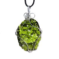 จี้อุกกาบาต Moldavite โมลดาไวท์ หินสะเก็ดดาว จี้อุกกาบาตแก้วสีเขียว ของแท้