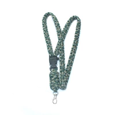 [COD] Outdoor lifesaving creative seven-core pendant mountaineering multifunctional whistle carabiner necklace