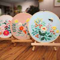 ชุดปักลายดอกไม้ในสวน ผึ้ง ขนาด 20cm. Beginners Flowers and Bees in Garden Embroidery Kit 20cm.