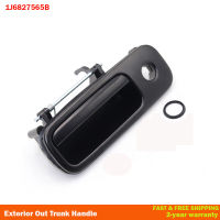 1J6827565B ด้านหลัง Tailgate Boot กระเป๋าเดินทางประตูล็อค Handle ภายนอก Out Trunk Handle สำหรับ Volkswagen VW Golf MK4 Polo MK3