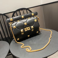 【cw】 Cross-Border Womens Bag 2022 New Classic Style Rivet Handbag Rivet Bag Classic Versatile Crossbody Shoulder Bag Small Bag