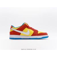 รองเท้าสเก็ตบอร์ด รองเท้าผ้าใบลําลอง SB Dunk Low Pro "Bart Simpson" สไตล์เร สําหรับผู้ชาย และผู้หญิง สีเหลือง สีส้ม NYWV