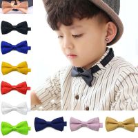 【Fashion house]คลาสสิกเด็ก Bowtie เด็ก Grils เด็กเด็กโบว์ผูกแฟชั่นสีทึบมิ้นท์สีเขียวสีแดงสีดำสีขาวสีเขียวผีเสื้อ G Ravata