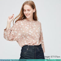 USED Uniqlo - Pink Floral Rayon Top | เสื้อแขนยาวสีชมพู สีขาว เสื้อโอเวอร์ไซส์ แขนห้าส่วน ลายดอก คอกลม ทำงาน แท้ มือสอง