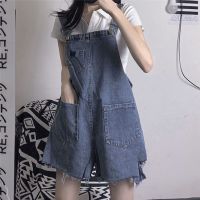 เสื้อผ้าแฟชั่นสำหรับสุภาพสตรี Cowboy conjoined restoring ancient ways the new spring and summer overalls female ins wide-legged Sue shorts loose MAO show thin straps shorts