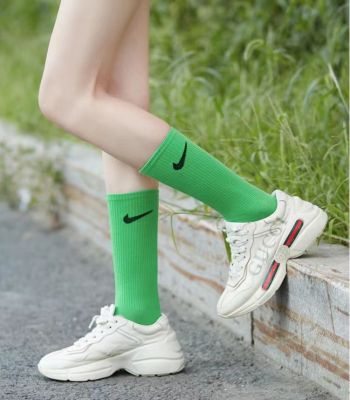 【1คู่1แพ็ค】AD&amp;NKถุงเท้าข้อยาว ถุงเท้าแฟชั่น ถุงเท้ากีฬา ผู้ชายผู้หญิงใส่ได้ ผ้าฝ้ายผ้าดีใส่สบาย คู่นึงColorful fashion socks with longtube and high top sports socks