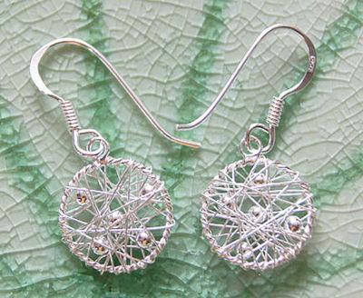 Earrings dangle circles sterling silver lovely วงกลมสานกันสวยงาม ห้อยตำหูเงินสเตอรลิงซิลเวอรใช้สวยของฝากที่มีคุณค่า ฺชาวต่างชาติชอบมาก