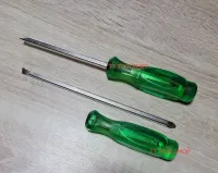 Champion : ไขควง หัวสลับ แกนขาว (ตอกได้) Champion : 2 Way Screw Driver (ราคาต่อ1อัน) ส่งด่วน ส่งไว