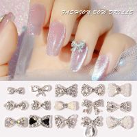 IETYQK เงางาม เสน่ห์ ไข่มุก ทำเล็บ เพชร กุทัณฑ์ โบว์ติดเล็บ Rhinestones คริสตัล อุปกรณ์ตกแต่งเล็บ DIY เครื่องประดับเล็บ