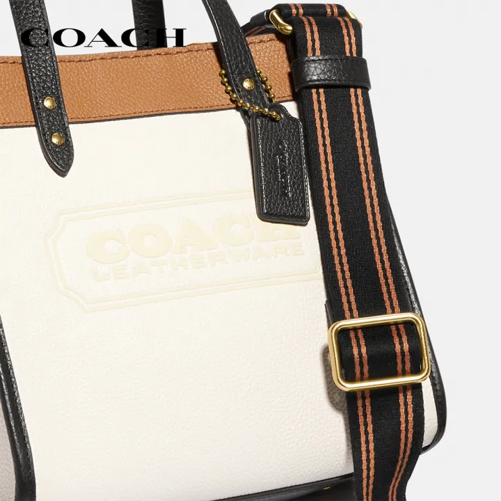 coach-กระเป๋าทรงสี่เหลี่ยมผู้หญิงรุ่น-field-tote-22-in-colorblock-with-coach-badge-สีขาว-c3461-b4cah