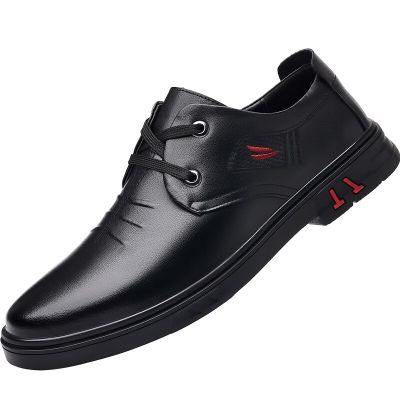 รองเท้าการขับแบบนุ่มสำหรับผู้ชายกับพื้นรองเท้านุ่มแฟชั่นลำลองสีดำ Sp รองเท้าโลฟเฟอร์ผู้ชายหนังฤดูใบไม้ร่วง