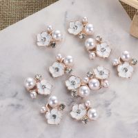 10pcs Flower Rhinestones Buttons Pearl button Diamante crystal Bow wedding Bride Holding Scrapbooking Accessories Apparel Sewing Haberdashery