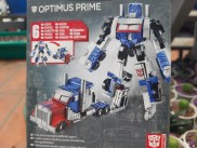 Robot biến hình xe Optimus Prime màu xanh của hãng Hasbro nguyên hộp như