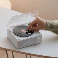 HOT”พร้อมส่งลำโพงวินเทจบลูทูธ เชื่อมต่อง่าย เสียงเพราะ ฟังได้นาน 6 ชั่วโมงเต็ม พร้อมส่ง ลําโพงนาฬิกาปลุกไร้สาย แบบตั้งโต๊ะ รูปเครื่องเล่นแผ่นเสียง สไตล์เร สร้างสรรค์ สําหรับครัวเรือน