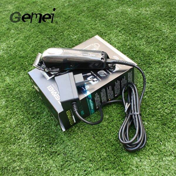 gemei-ปัตตาเลี่ยนไร้สายมีครีบ-ใบมีดสเตนเลส-gm-805-แบตเตอรี่ลิเที่ยมไออน-2-200-mah-ใช้งาน-150-นาที-พร้อมหวีรองตัด-4-ขนาด-สีดำ