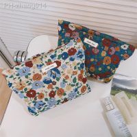 Retro Tea Break Women Cosmetic Bag Jacquard Fabric Ladies Clutch Fresh Makeup Bag Travel Sanitary Napkin Organizer Storage Pouch