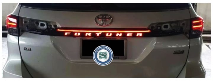 คิ้วฝากระโปรงท้าย-toyota-fortuner-2015-สีดำเงา-มีไฟ-v-2-โตโยต้า-ฟอจูนเนอร์-2015