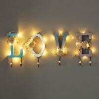 2023 ตะขอแขวนเสื้อแบบสร้างสรรค์สไตล์อเมริกัน HOME LOVE ตะขอตกแต่ง