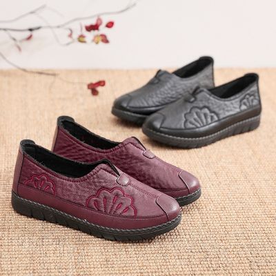 Old Beijing cloth shoes elderly mother soft bottom antiskid shoes wear a leather couch potato shoes PU water proof grandma