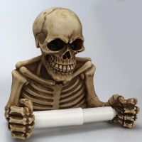 Retro wall hanging skull tissue drawing creative horror face resin paper roll stand bedroom paper roll Toilet Paper Holders