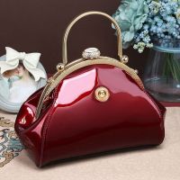 Hot selling 2022 new bridal womens bag shiny patent leather temperament name girl atmosphere wedding dinner clip buckle messenger