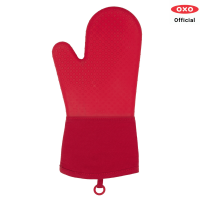 OXO ถุงมือซิลิโคนกันร้อน สีแดง l OXO GG Silicone Oven Mitt Red ถุงมือซิลิโคนมีขนาด 13 นิ้ว ป้องกันการลื่น มีคุณสมบัติทนไฟและคราบไอน้ำได้