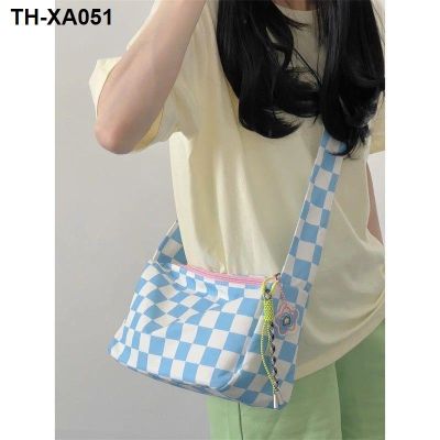 South Korea ins restoring ancient ways the checkerboard inclined bag female joker high-capacity package commuter class single shoulder bag