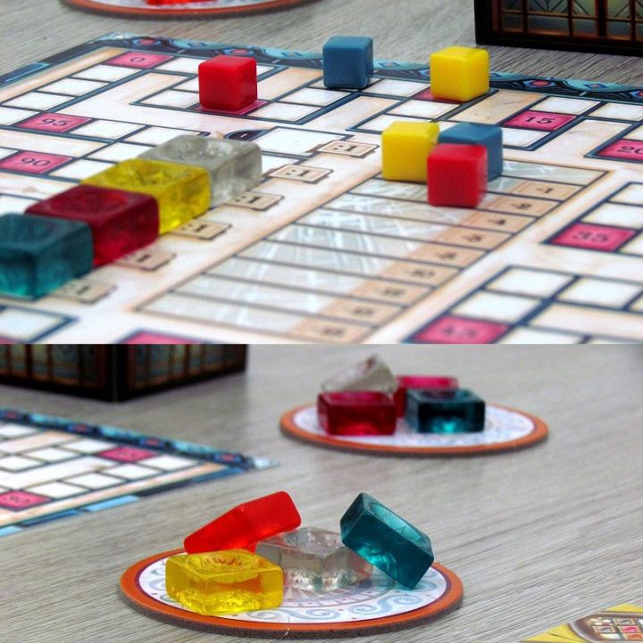 play-game-azul-stained-glass-of-sintra-board-game
