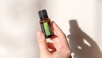 doTERRA Lemon Eucalyptus Oil 15ml น้ำมันหอมระเหยเลมอนยูคาลิปตัส เหมาะสำหรับการทำความสะอาดพื้นผิวและผิว ทำให้อากาศปลอดโปร่งและสดชื่น