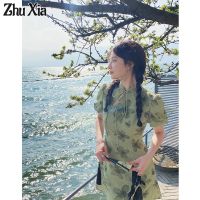 Zhu Xia Celebrir ชุดกี่เพ้าแขนสั้นพิมพ์ลายกระโปรงสีเขียวหรูหรา