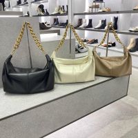 2022 NEW CNK Fashion Shoulderbag Slingbag New Handle Bag Chunky Chain Link Hobo Bag charlesˉ and keithˉ2-40781707