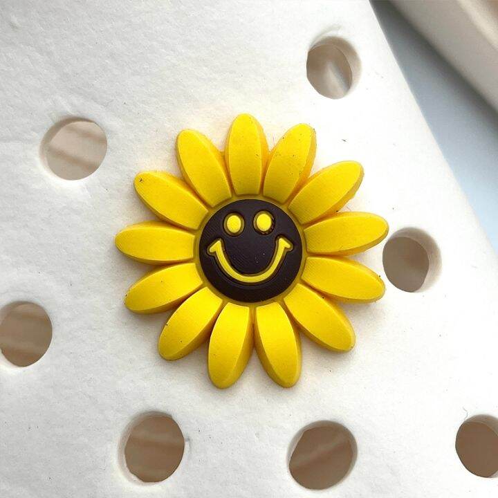 1pcs-cute-cartoon-sunflower-shoe-charms-diy-decoration-for-croc-shoe-kids-gift-pvc-croc-jibz-shoe-buckle-fashion-accessories