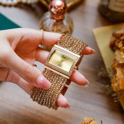 Speed sell pass hot hot style ladies fashion fashion table square bracelet manufacturers selling diamond watches A010 foreign trade