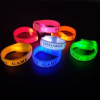 【hot】✾㍿ 1pcs Plain Color Up Wristband In Dark for Events