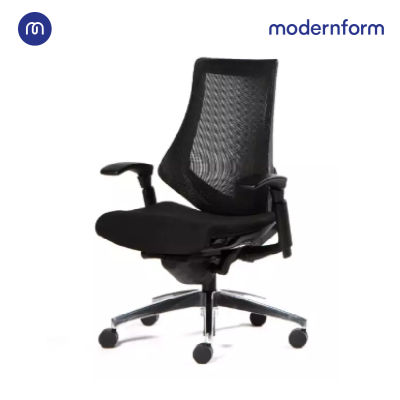 Modernform เก้าอี้สำนักงาน เก้าอี้ทำงาน เก้าอี้ออฟฟิศ เก้าอี้ผู้บริหาร รุ่น FG พนักพิงกลาง ปรับระดับความสูง การล็อค การเอนได้ถึง 4 ระดับ หุ้มด้วยผ้าสีดำสัมผัสเนี้ยบ หุ้มผ้าตาข่ายลายทาง สีดำ ขาอะลูมิเนียม