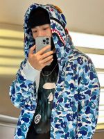 BAPE เสื้อสเวตเตอร์ฉลาม BAPE แบรนด์ BAPE ลายพรางคลาสสิกปักลำลองขนาดใหญ่แจ็คเก็ตเสื้อคลุมหน้าอกวัยรุ่นผู้หญิง