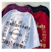 ?สินค้า มาใหม่ เสื้อยืดแขนสั้นพิมพ์ลายอักษร แนววินเทจร่วมสมัย มี 4 สีให้เลือก เนื้อผ้าดี ใส่ได้ทั้งผูชายและผู้หญิง สินค้าพร้อมส่ง