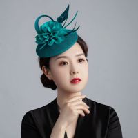 หญิงอย่างเป็นทางการ Fedora หมวก mariage เจ้าสาว hairpins สุภาพสตรี Elegant feathers fascinators headband โบสถ์ sinamay หมวกงานแต่งงาน pillobx