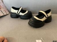 รองเท้าแพลตฟอร์มแมรี่สไตล์อังกฤษสีดำและสีขาวเมจิกแพนด้าแพลตฟอร์มเพิ่มความสูง