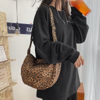 Fashion Leopard Print Crossbody Bags For Women 2020 Casual Canvas Shoulder Bags Female Half Moon Messenger Bag Hobos Sac Femme