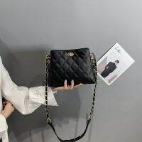 Small bags women fall 2021 new South Korea ins tide fashion one shoulder his chain bag